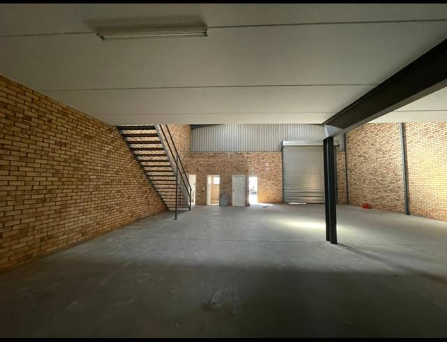 455M² WAREHOUSE TO LET IN CROWN